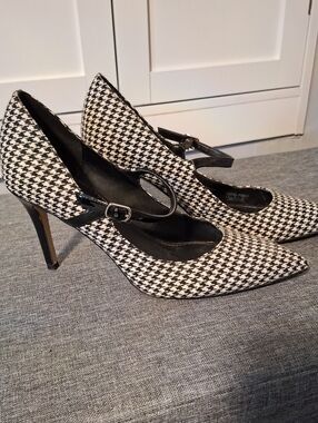 Marc Fisher Houndstooth Pointed-Toe‎ Mary Jane Pumps - Black & White
